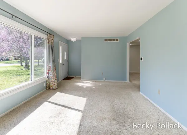 338 N 145th AVE, Park Twp, MI 49424