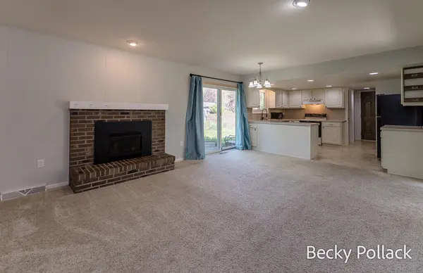 338 N 145th AVE, Park Twp, MI 49424