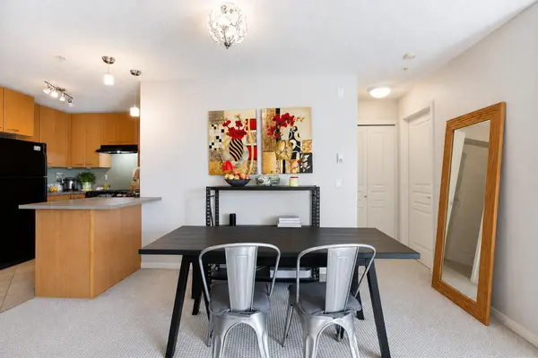 5115 Richard RD SW #216, Calgary, AB T3E7M7