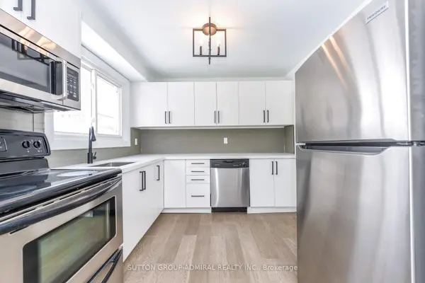 4 Hardcastle CT, Brampton, ON L6S 2A9