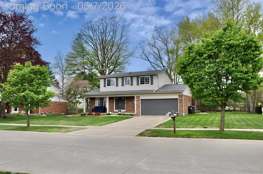5443 English DR, Troy, MI 48085