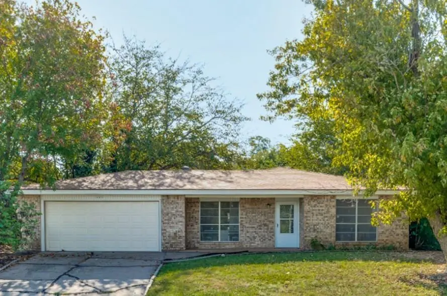 1505 N Matthews Street, Bowie, TX 76230
