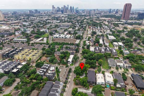 2300 N Prairie Avenue, Dallas, TX 75204