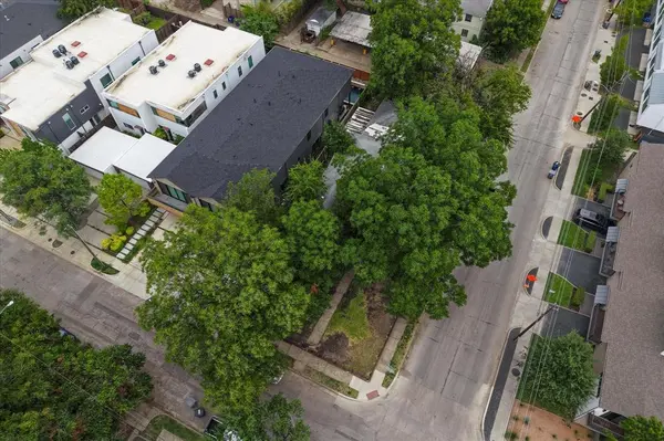 2300 N Prairie Avenue, Dallas, TX 75204
