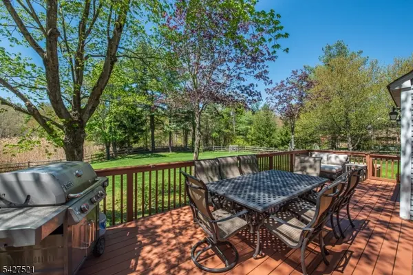 277 Long Meadow Rd, Kinnelon Boro, NJ 07405