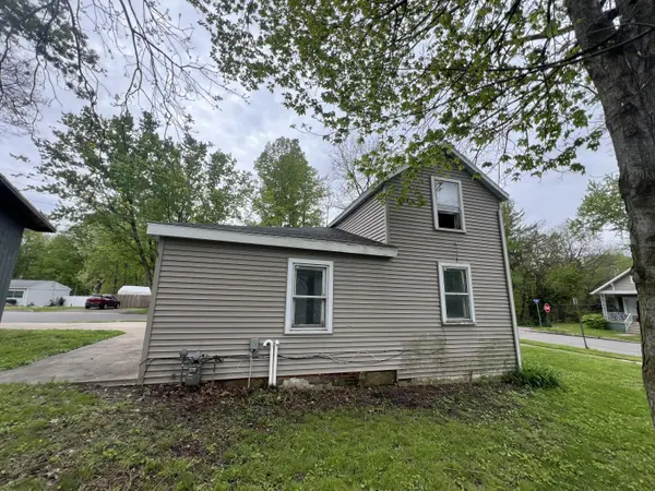 627 S 5th ST, Niles City, MI 49120