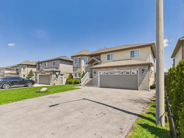 241 17th AVE, Hanover, ON N4N 3V4