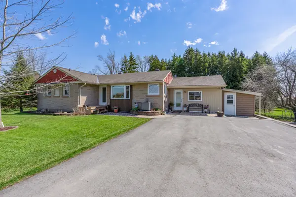 4003 Wallace Point RD, Peterborough, ON K9J 6Y3