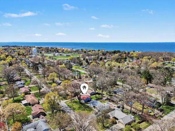 1033 N Beechwood ST, Ludington, MI 49431