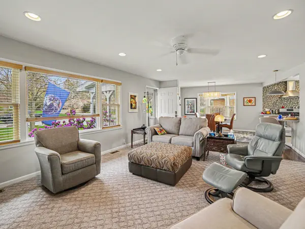 1033 N Beechwood ST, Ludington, MI 49431