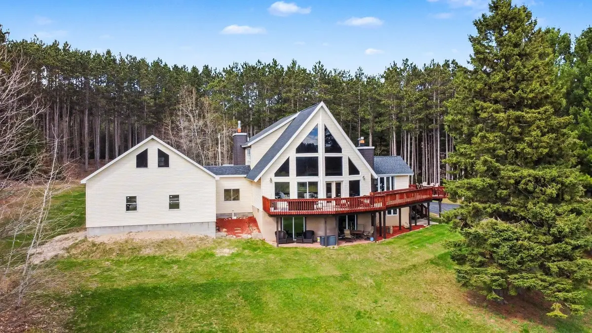 1093 Fenton RD, Paradise Twp, MI 49649