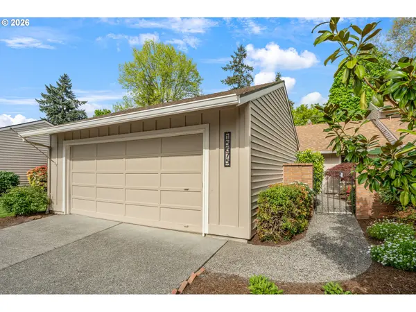 15675 SW OAKHILL LN, Portland, OR 97224