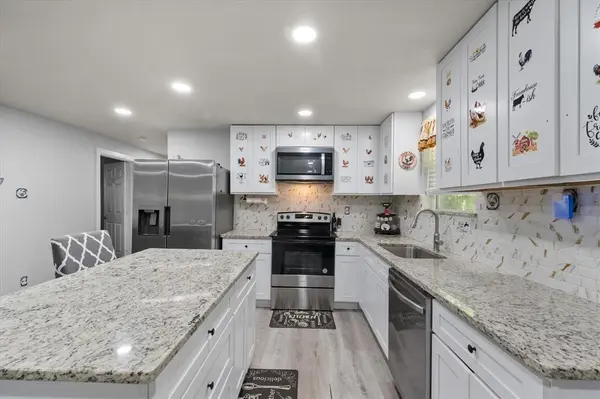 703 N Goodman Avenue, Kerens, TX 75144
