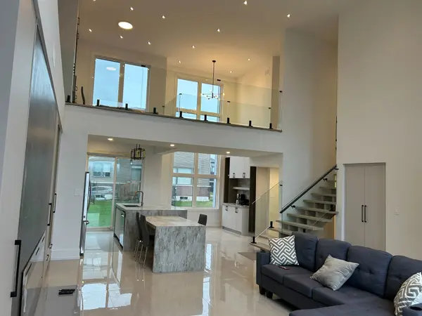 3722 Quayside DR #MAIN, Severn, ON L3V 8M9