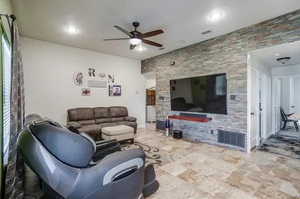 206 King George Way, Ponder, TX 76259