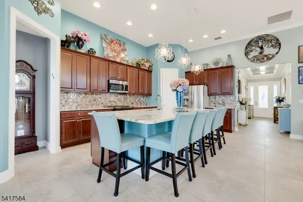 4 Citadel Cir, Monroe Twp., NJ 08831