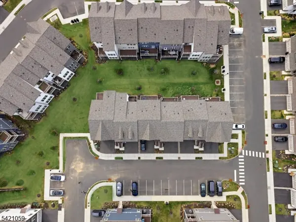 12 Marigold Ct, Warren Twp., NJ 07059