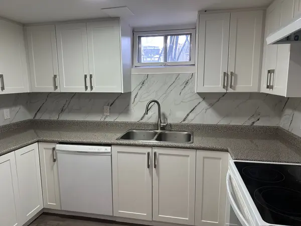 43 Seneca AVE #Lower, Oshawa, ON L1G 3V3