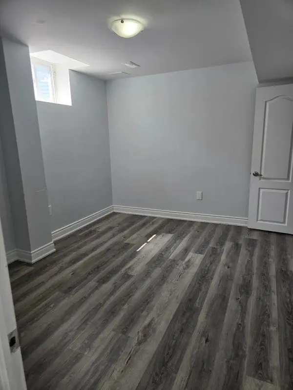 75 Executive CT, Brampton, ON L6R 0L5
