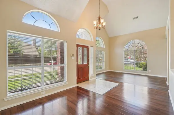 9354 Riverwalk Lane, Irving, TX 75063