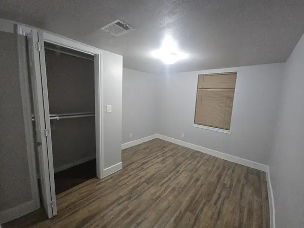 621 E 8th Street, Bonham, TX 75418