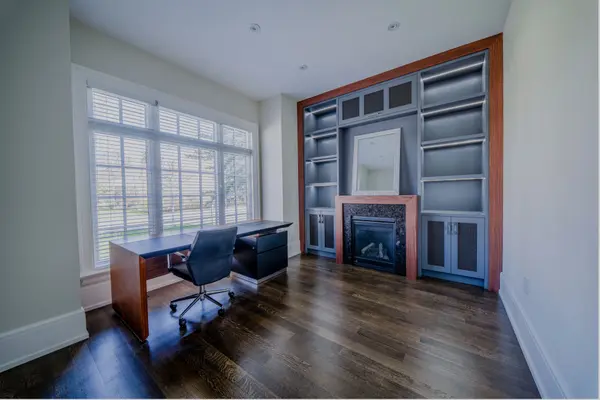 2 Finchley RD, Toronto W08, ON M9A 2X3