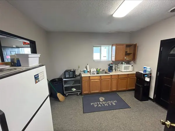 931/945 SW Rockford Road, Cedar Rapids, IA 52404