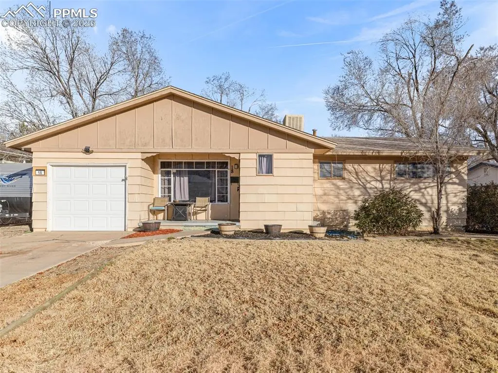 18 Dundee LN, Pueblo, CO 81001