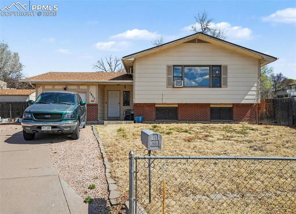 1027 De La Vista LN, Colorado Springs, CO 80911