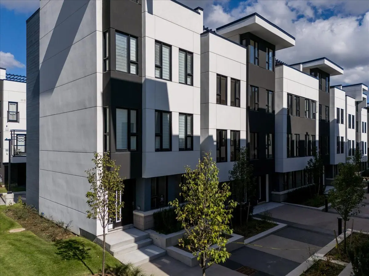 2 Mariner's Pier WAY, Orillia, ON L3V 8P4
