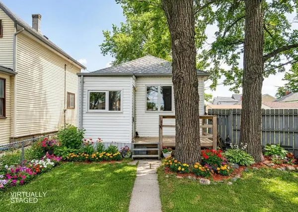 557 Doucet ST, Winnipeg, MB R2J 0M6