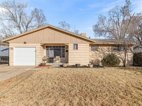 18 Dundee LN, Pueblo, CO 81001