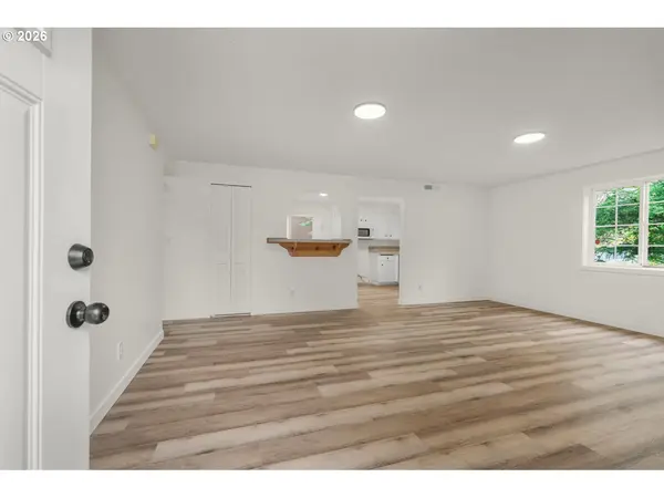 5465 RED LEAF DR, Salem, OR 97306