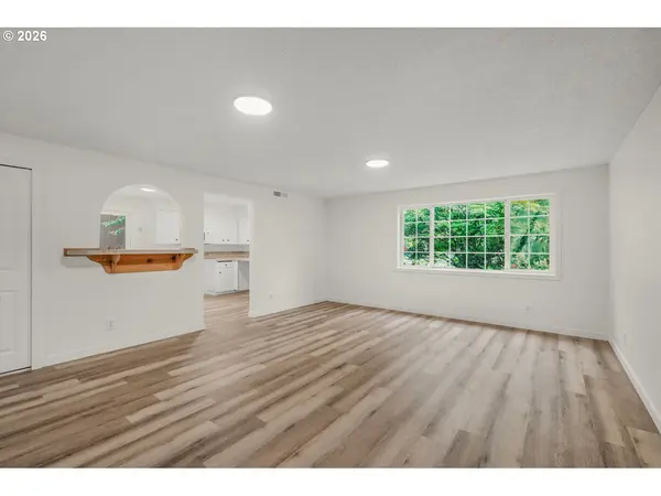 5465 RED LEAF DR, Salem, OR 97306