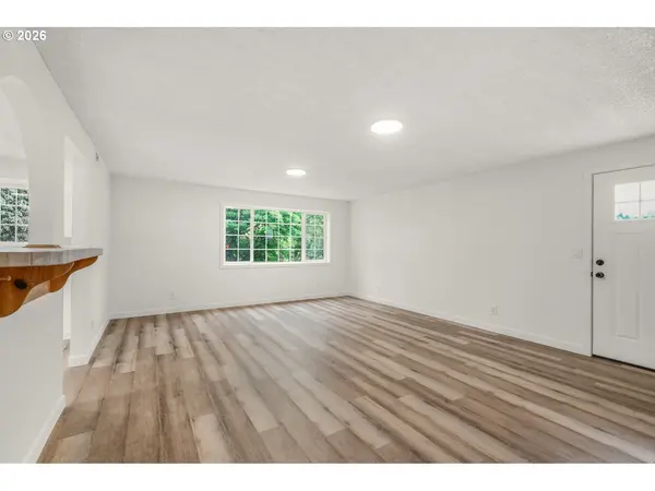 5465 RED LEAF DR, Salem, OR 97306
