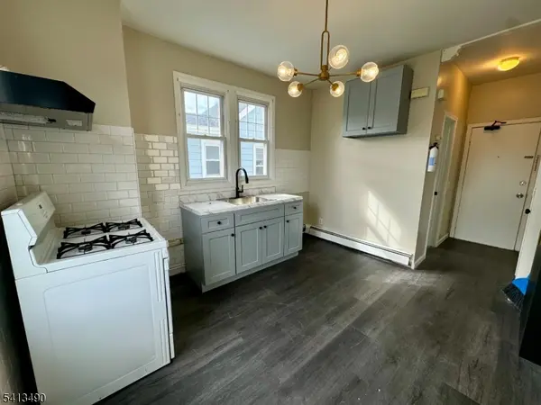 318 Ampere Pkwy, Bloomfield Twp., NJ 07003