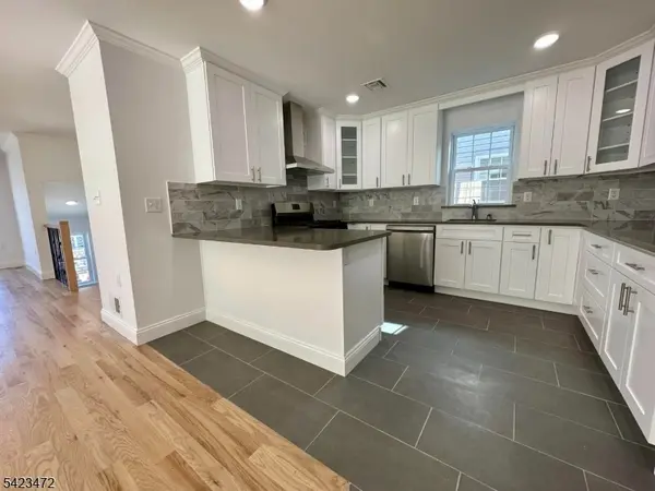 135 Court St, Elizabeth City, NJ 07206