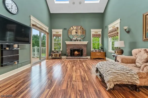 1 Delaware Rd, Readington Twp., NJ 08889