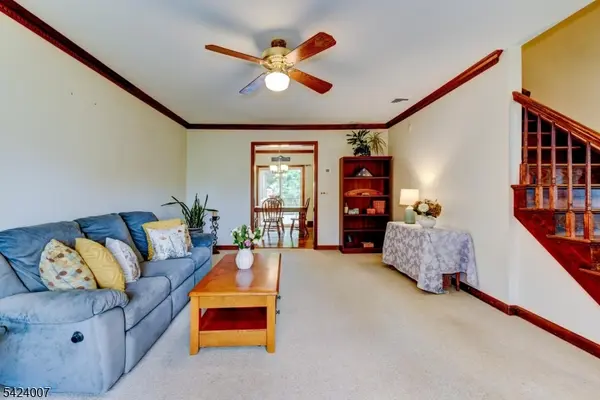 15 Shaffer St, Branchburg Twp., NJ 08876
