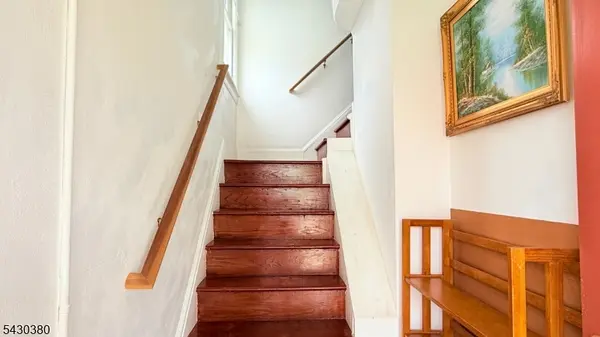 104 Thompson St, Raritan Boro, NJ 08869