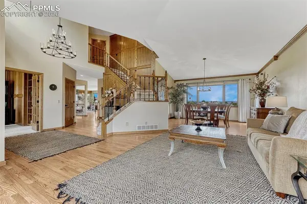 2255 Oak Hills DR, Colorado Springs, CO 80919