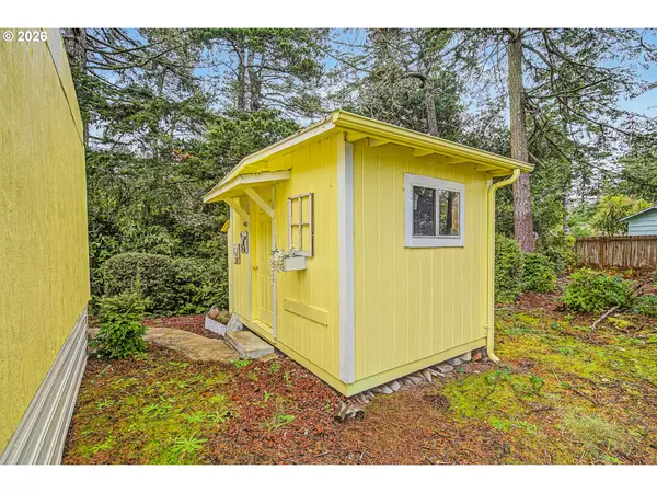 3760 HIGHWAY 101 #16, Florence, OR 97439