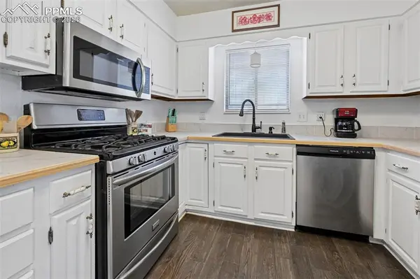 903 Bluelace DR, Pueblo, CO 81001