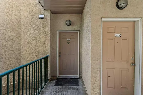 176 Kananaskis WAY #211, Canmore, AB T1W 3E4