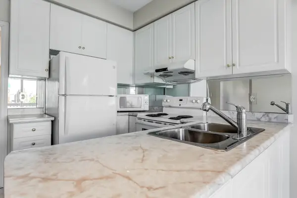 262 Farmstead RD, Richmond Hill, ON L4S 2K5