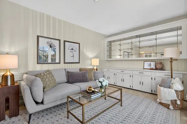1735 Sunningdale BND, Mississauga, ON L5J 1G1