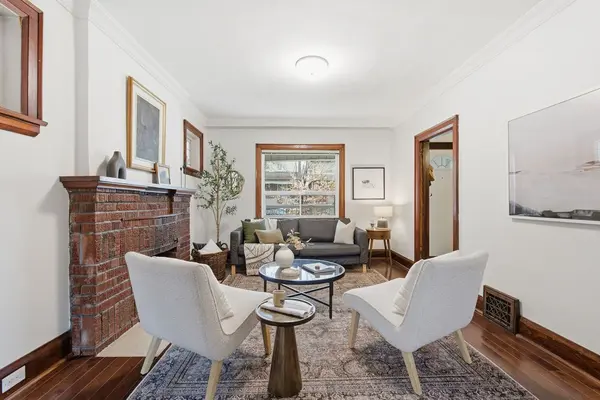 96 Silverthorn AVE, Toronto W03, ON M6N 3K1