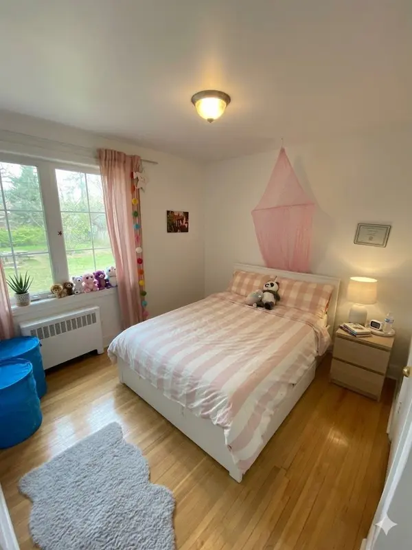 2143 Grange DR, Mississauga, ON L5B 1P4