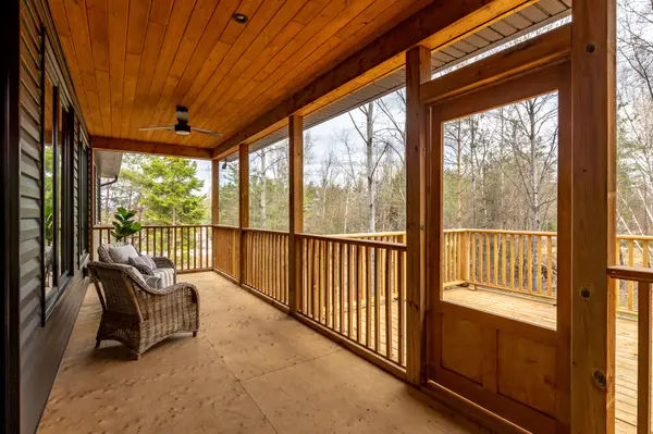 43 Bethune RD N, Huntsville, ON P1H 2J2