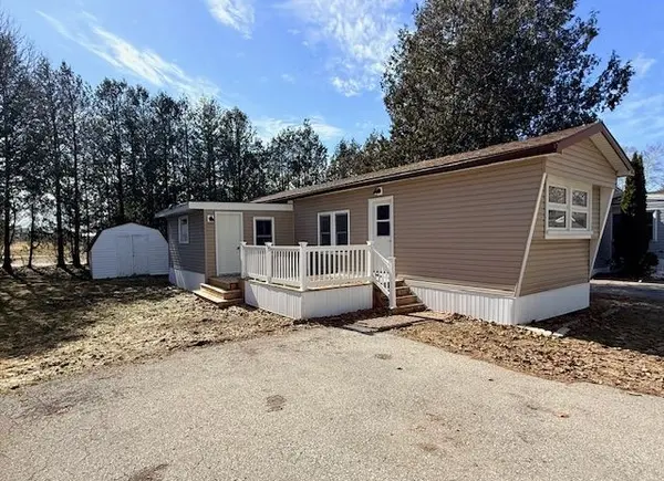 16 Bloomsbury DR,  Ashfield-colborne-wawanosh,  ON N7A 3Y3